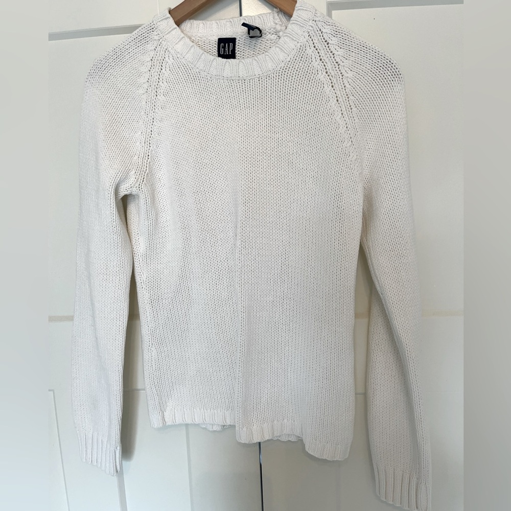 Gap crewneck sweater